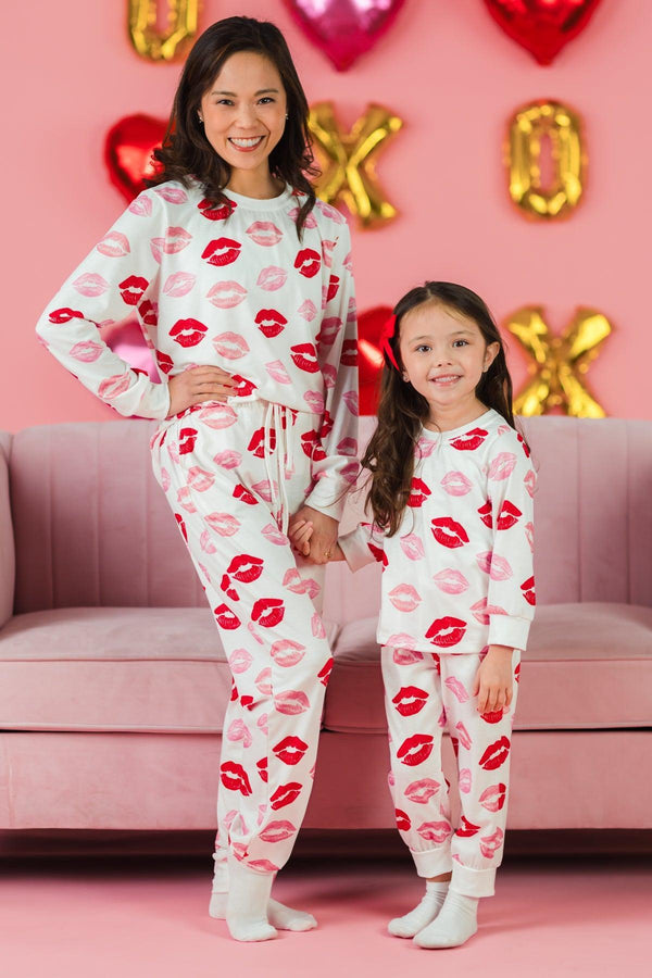 Mom & Me - White Lipstick Kiss Pajamas
