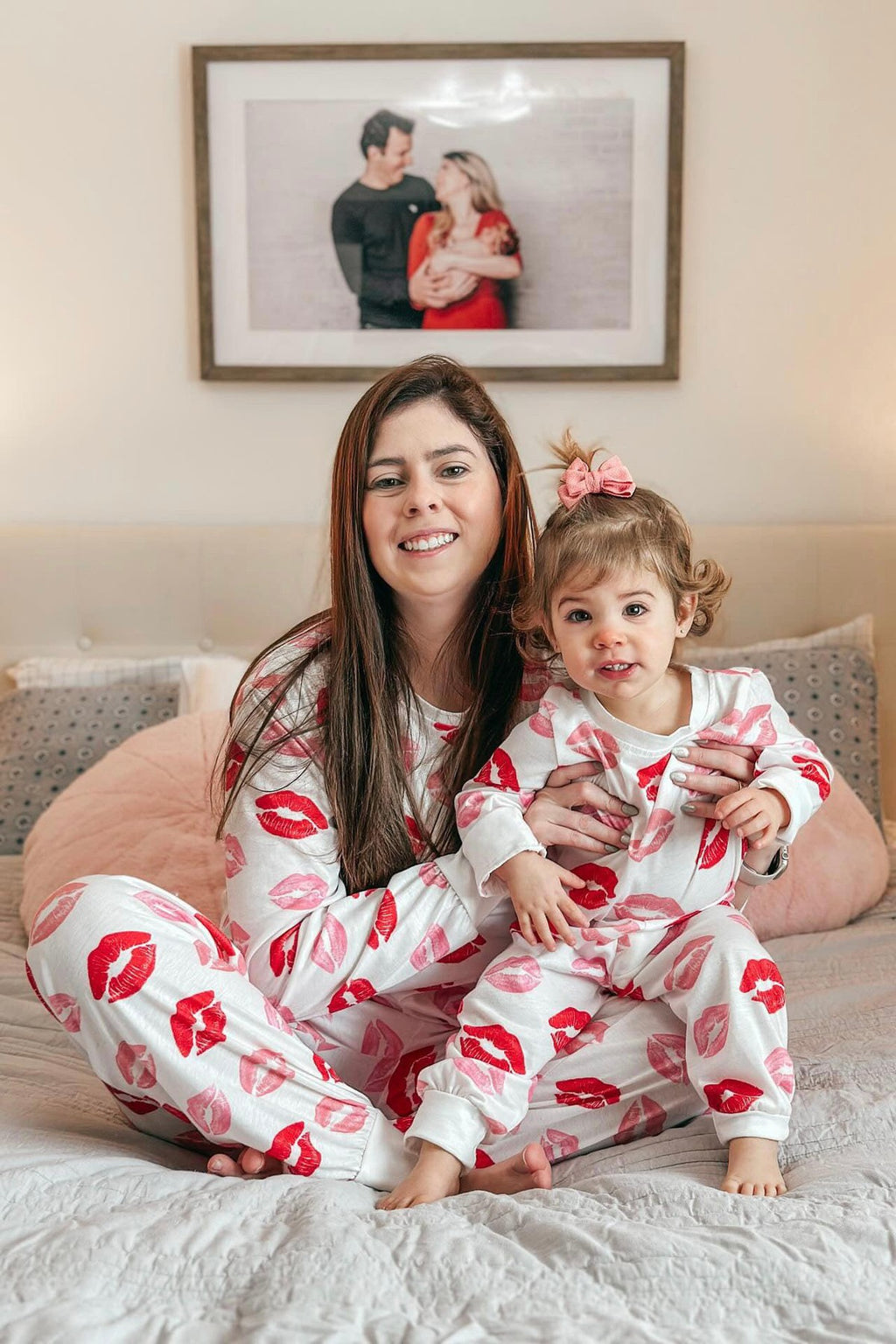Mom & Me - White Lipstick Kiss Pajamas - Sparkle in Pink