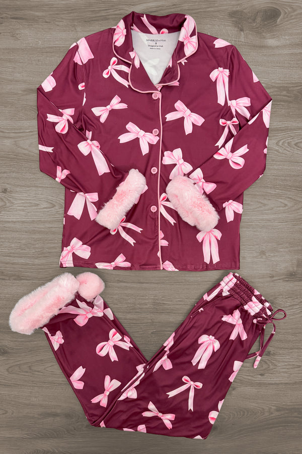 Mom & Me - Fuzzy Pink Bow Pajamas - MOM-XS - Burgundy pajama set with light pink bow patterns, fuzzy pink cuffs, and drawstring pants.