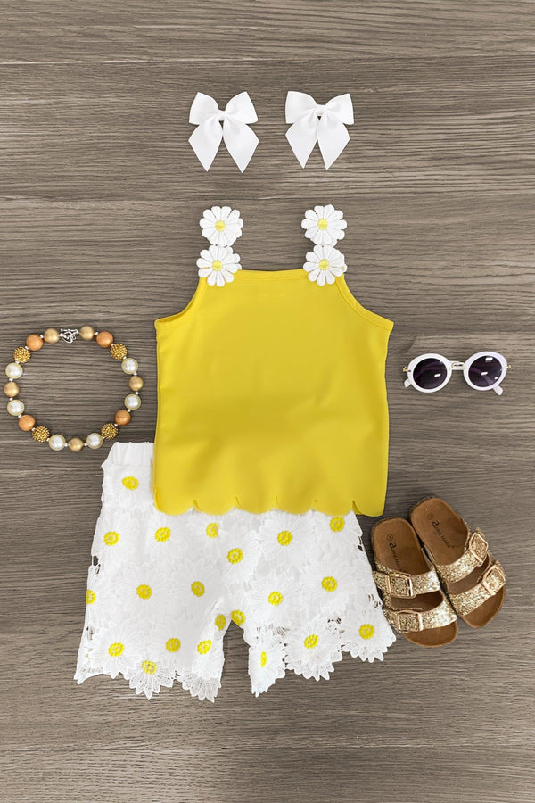 White Crocheted Daisy Short Set - Sparkle in Pink